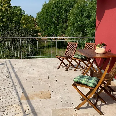 شقة Weingut Hans Bausch *